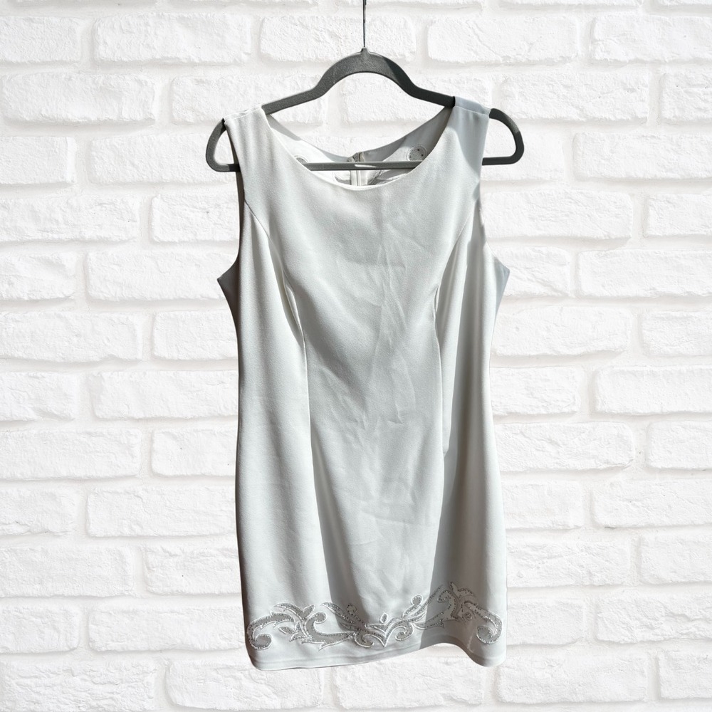 GiGi White Sleeveless Shift Sheath Dress, Medium, Elegant Cocktail Party